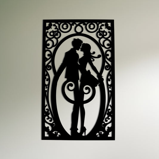 壁の装飾にキスする男性と女性のシルエット