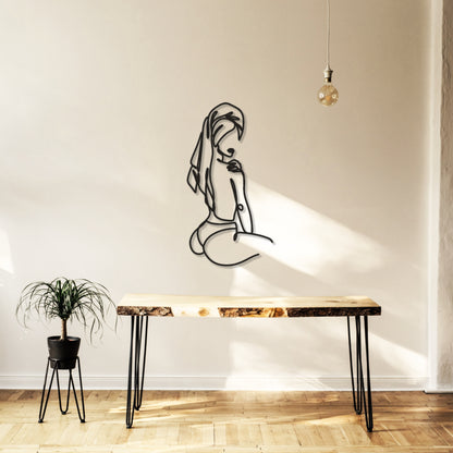 Déco murale en métal Femme avec serviette